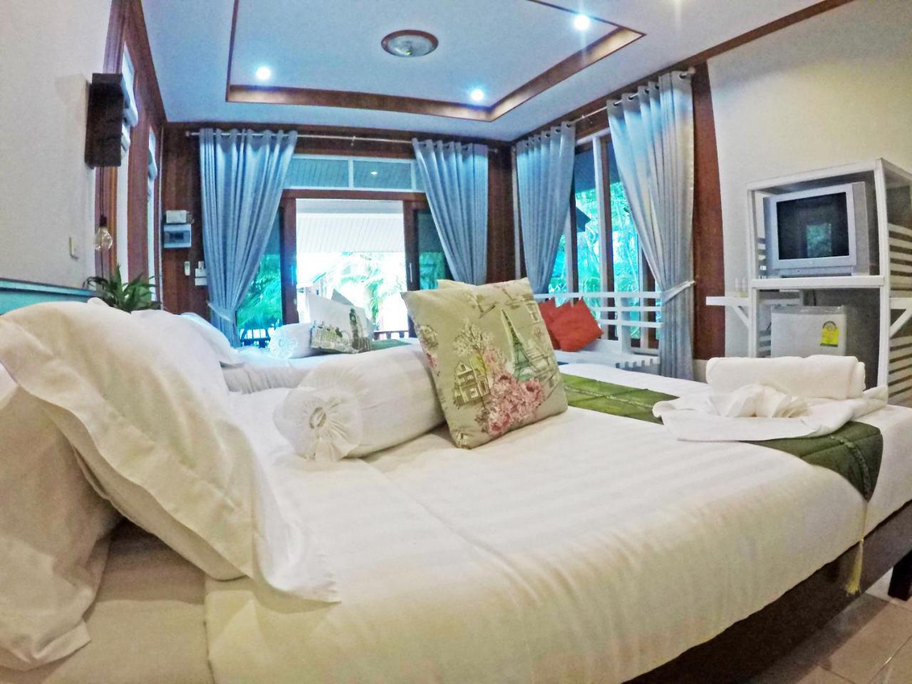 Dolphin Bay Beach Resort 코팡안 외부 사진
